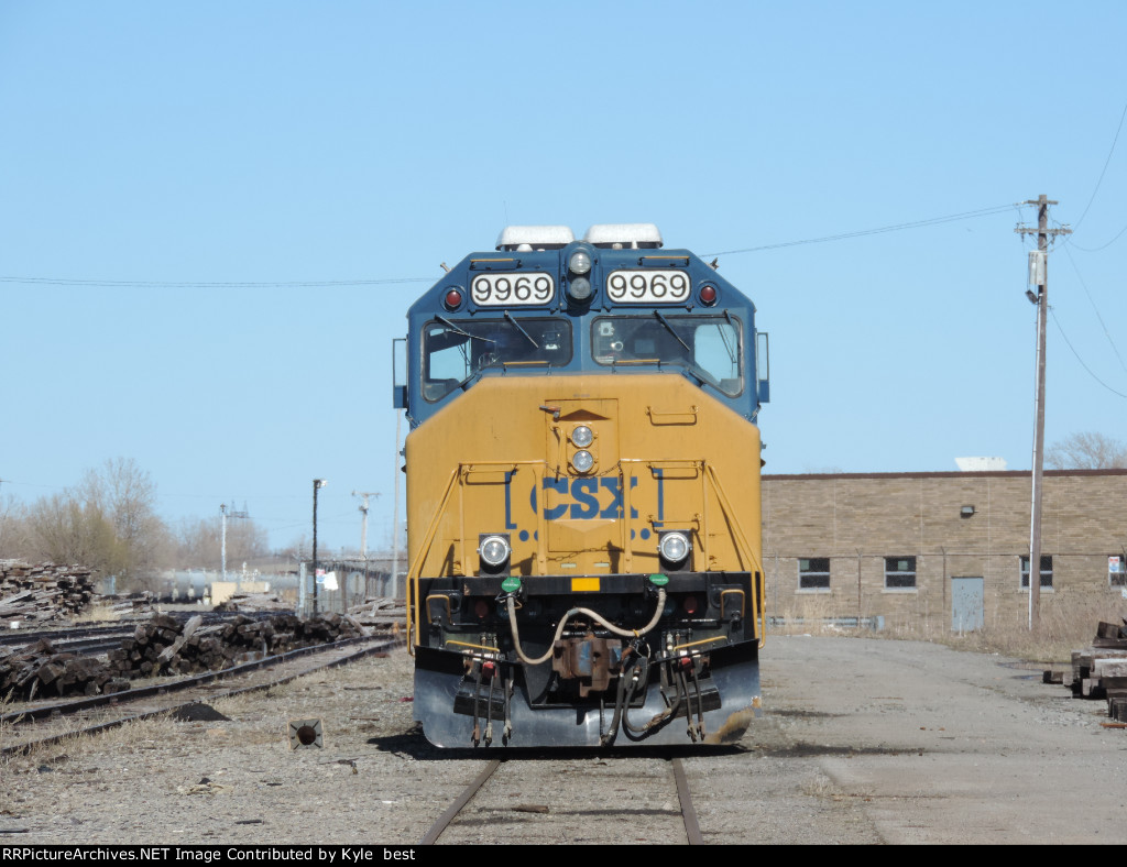 CSX 9969 front 